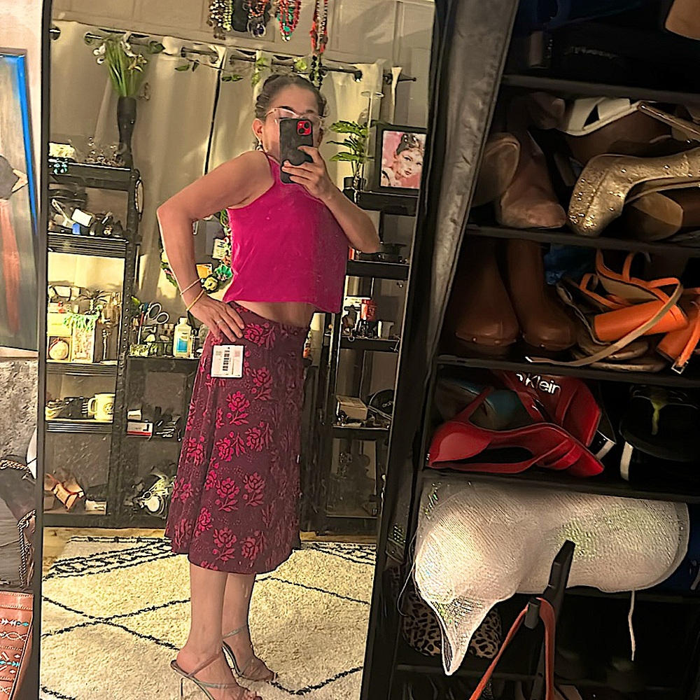 Lularoe hot pink rose imprint  midi skirt💞🌸NWT! Glowy and gorgeous 💝